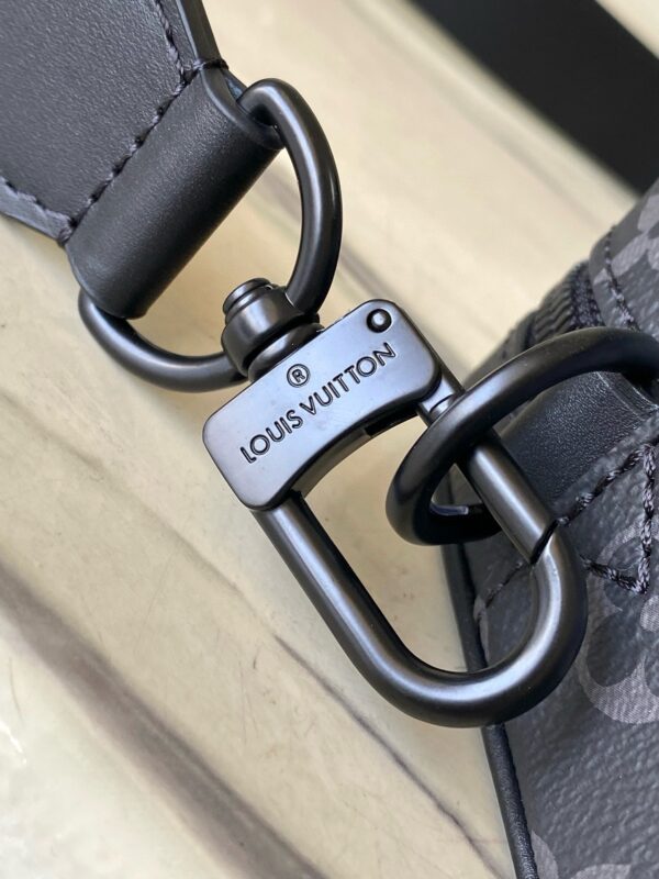[REP 1:1] Louis Vuitton Steamer Messenger Monogram Eclipse Unique Bag For Women M46795 - 24cm