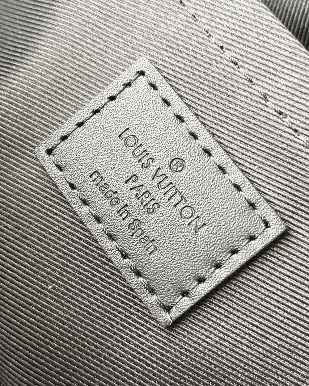 [REP 1:1] Louis Vuitton Steamer Messenger Monogram Taurillon Leather LG G90 Unique Bag For Women M23742 - 24cm