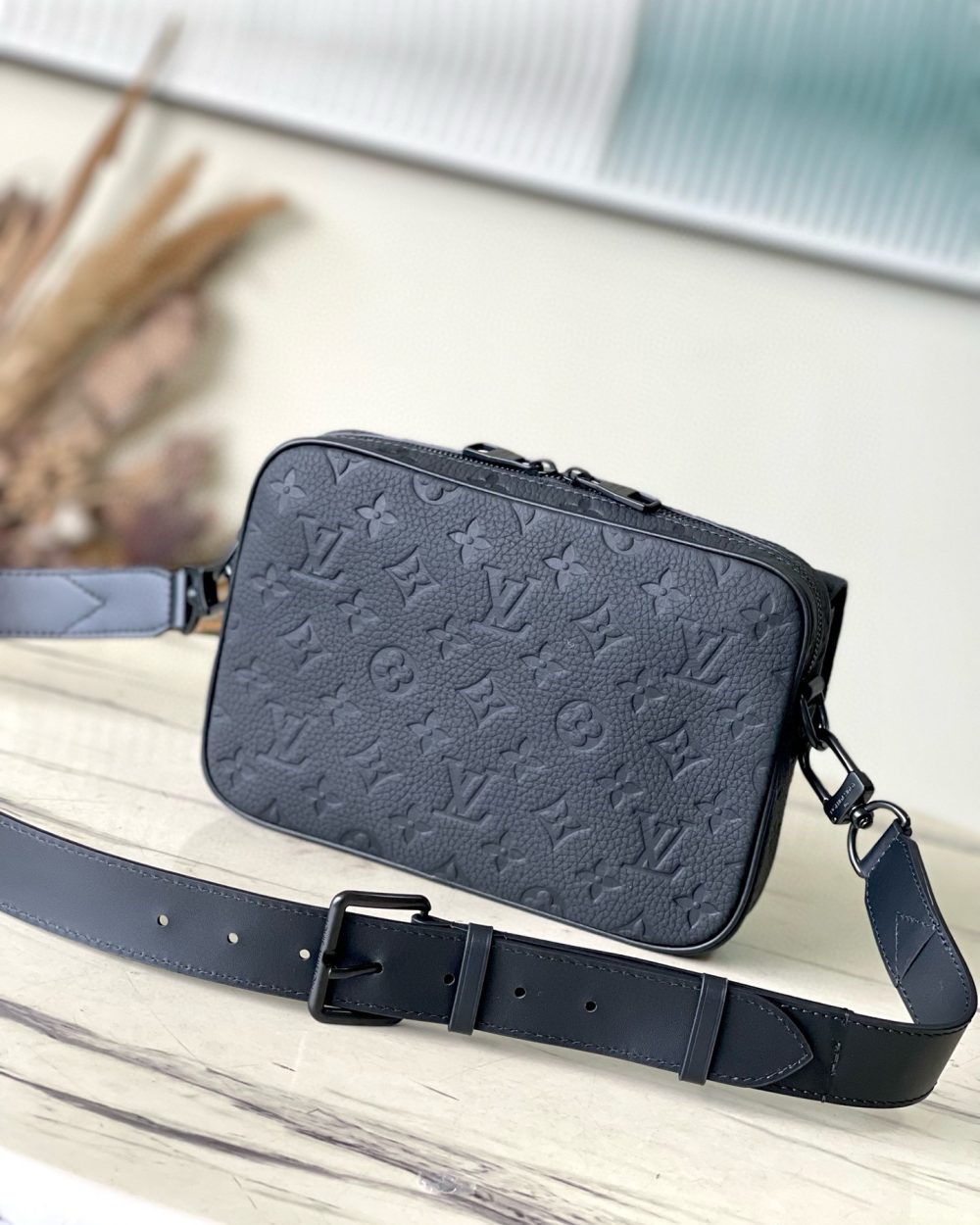 [REP 1:1] Louis Vuitton Steamer Messenger Monogram Taurillon Leather LG G90 Unique Bag For Women M23742 - 24cm