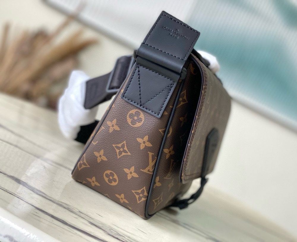 [REP 1:1] Louis Vuitton Monogram Eclipse Montsouris Messenger Shoulder Unique Bag For Women M46685 3 - 34cm