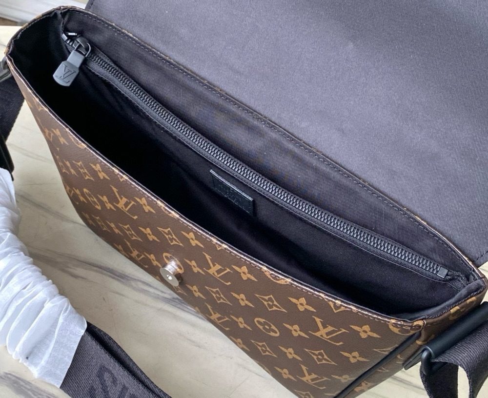 [REP 1:1] Louis Vuitton Monogram Eclipse Montsouris Messenger Shoulder Unique Bag For Women M46685 3 - 34cm
