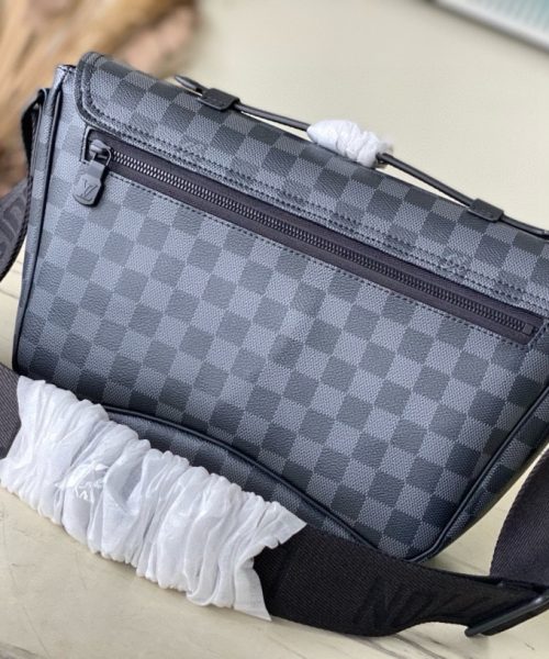 [REP 1:1] Louis Vuitton Monogram Eclipse Montsouris Messenger Shoulder Unique Bag For Women M46685 2 - 34cm