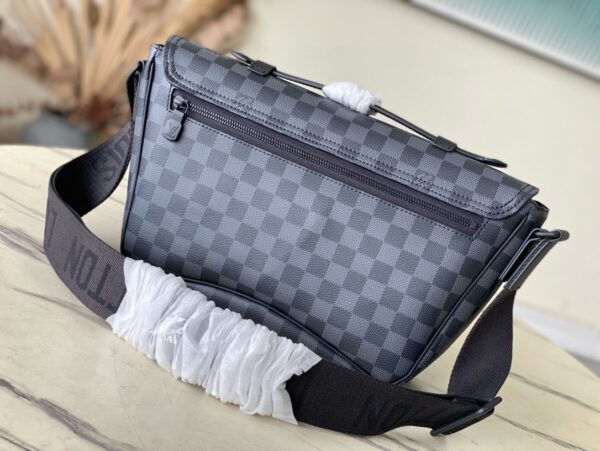 [REP 1:1] Louis Vuitton Monogram Eclipse Montsouris Messenger Shoulder Unique Bag For Women M46685 2 - 34cm