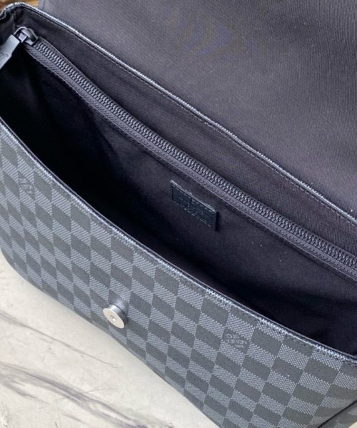 [REP 1:1] Louis Vuitton Monogram Eclipse Montsouris Messenger Shoulder Unique Bag For Women M46685 2 - 34cm