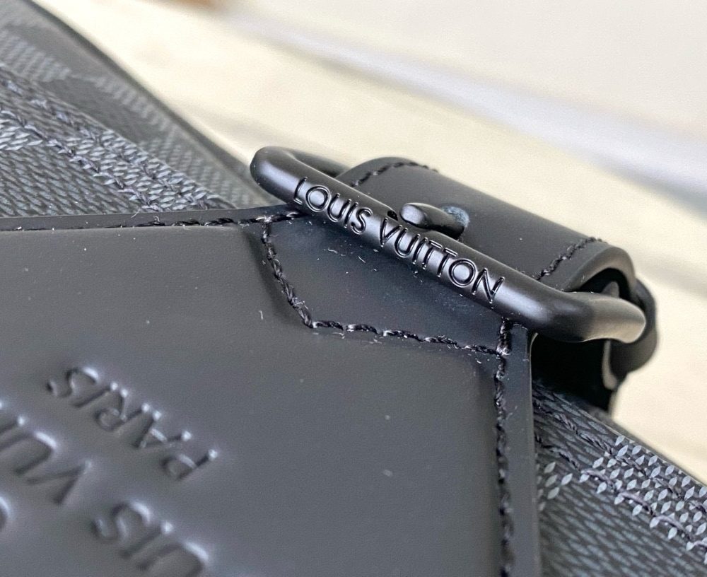 [REP 1:1] Louis Vuitton Monogram Eclipse Montsouris Messenger Shoulder Unique Bag For Women M46685 2 - 34cm