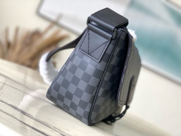 [REP 1:1] Louis Vuitton Monogram Eclipse Montsouris Messenger Shoulder Unique Bag For Women M46685 2 - 34cm