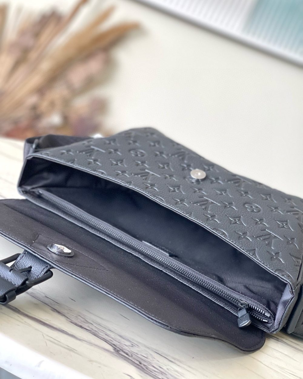 [REP 1:1] Louis Vuitton Monogram Eclipse Montsouris Messenger Shoulder Unique Bag For Women M46685 - 34cm