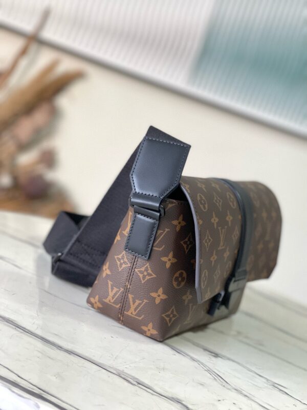 [REP 1:1] Louis Vuitton S Cape Messenger Monogram Eclipse Unique Bag For Unisex M46794 3 - 28cm