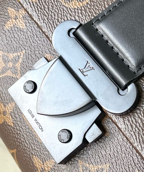 [REP 1:1] Louis Vuitton S Cape Messenger Monogram Eclipse Unique Bag For Unisex M46794 3 - 28cm