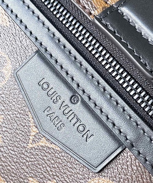 [REP 1:1] Louis Vuitton S Cape Messenger Monogram Eclipse Unique Bag For Unisex M46794 3 - 28cm