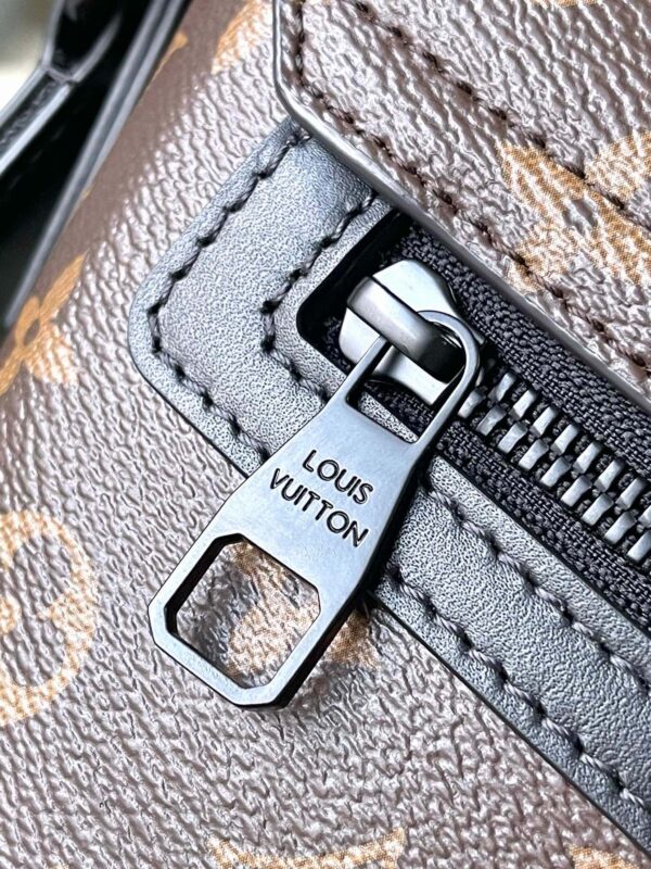[REP 1:1] Louis Vuitton S Cape Messenger Monogram Eclipse Unique Bag For Unisex M46794 3 - 28cm