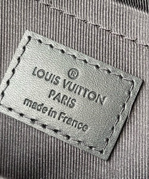 [REP 1:1] Louis Vuitton S Cape Messenger Monogram Eclipse Unique Bag For Women M46794 2 - 28cm