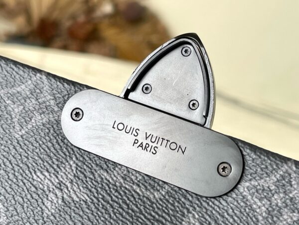 [REP 1:1] Louis Vuitton S Cape Messenger Monogram Eclipse Unique Bag For Women M46794 2 - 28cm
