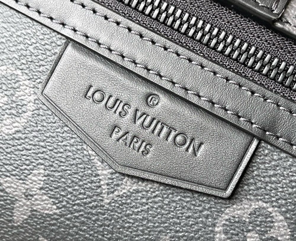 [REP 1:1] Louis Vuitton S Cape Messenger Monogram Eclipse Unique Bag For Women M46794 2 - 28cm