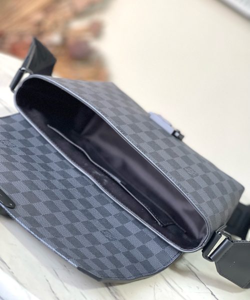 [REP 1:1] Louis Vuitton S Cape Messenger Monogram Eclipse Unique Bag For Women M46794 - 28cm