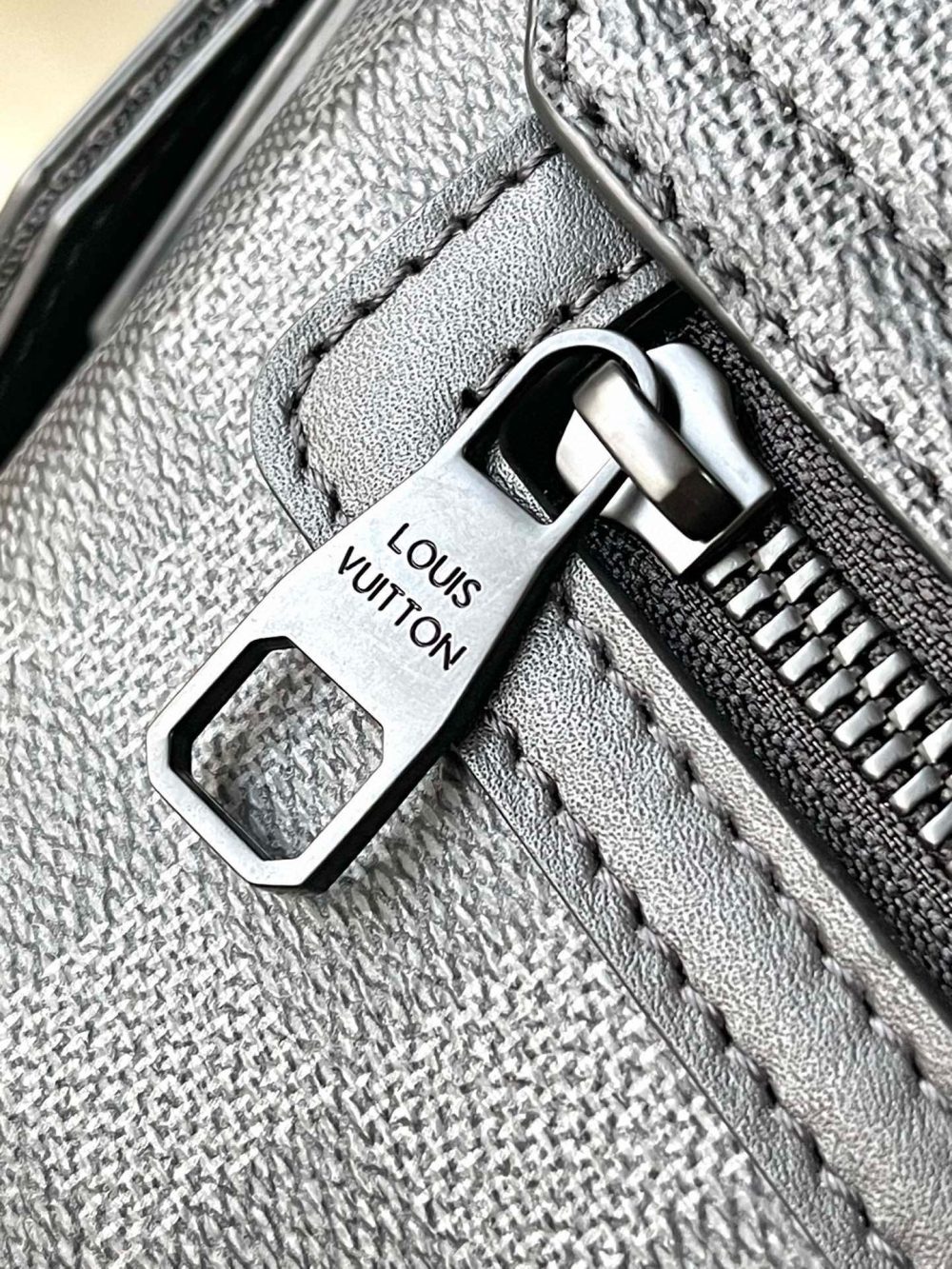 [REP 1:1] Louis Vuitton S Cape Messenger Monogram Eclipse Unique Bag For Women M46794 - 28cm - Image 5