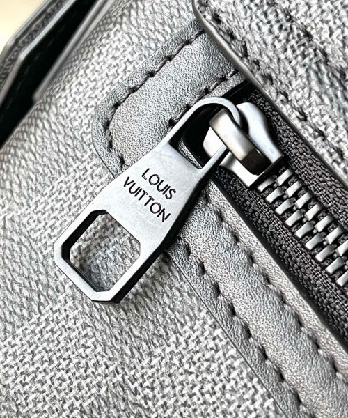 [REP 1:1] Louis Vuitton S Cape Messenger Monogram Eclipse Unique Bag For Women M46794 - 28cm
