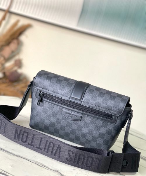[REP 1:1] Louis Vuitton S Cape Messenger Monogram Eclipse Unique Bag For Women M46794 - 28cm