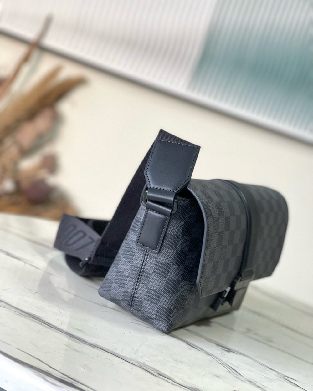 [REP 1:1] Louis Vuitton S Cape Messenger Monogram Eclipse Unique Bag For Women M46794 - 28cm