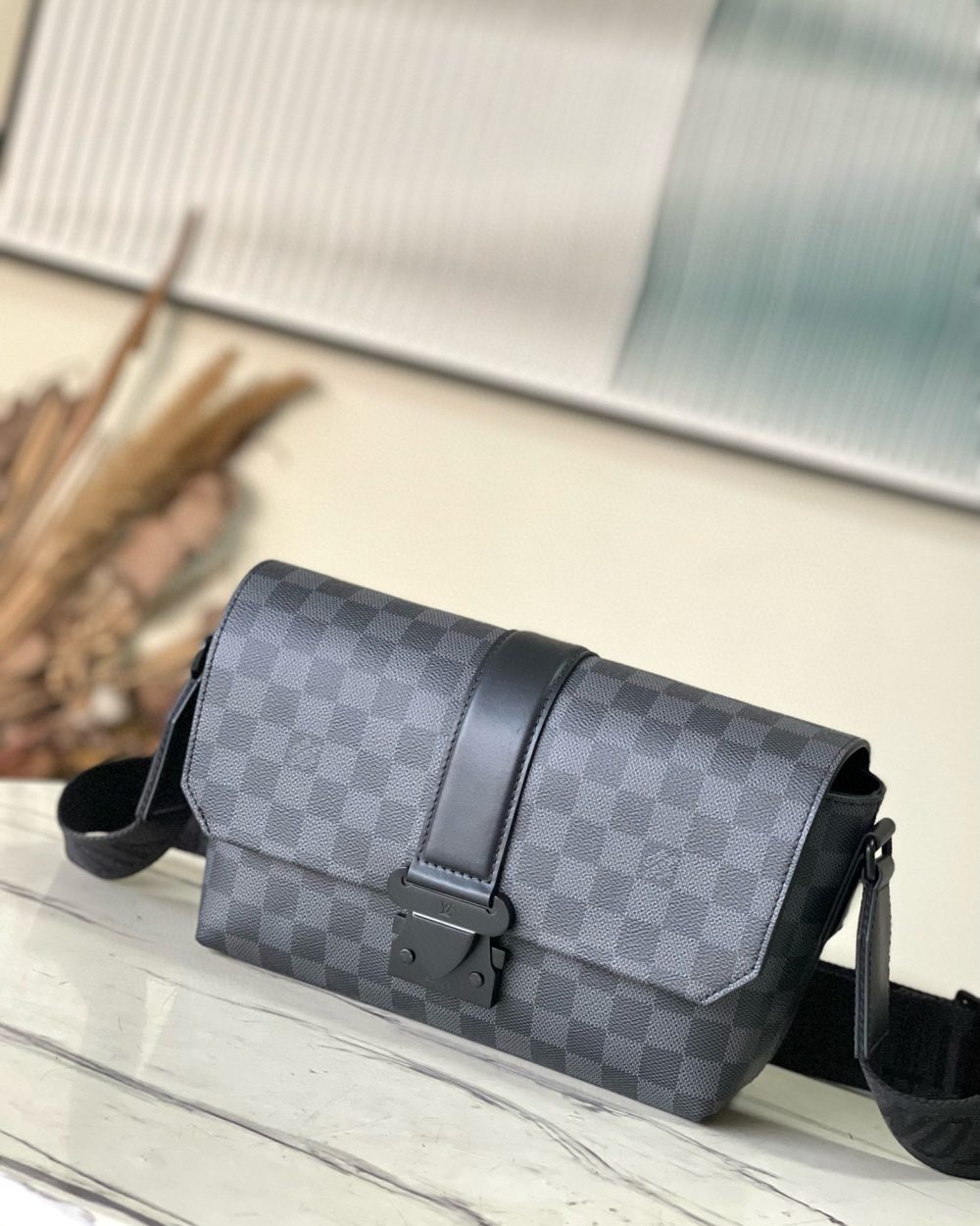 [REP 1:1] Louis Vuitton S Cape Messenger Monogram Eclipse Unique Bag For Women M46794 - 28cm
