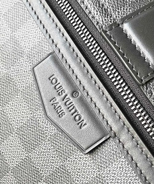 [REP 1:1] Louis Vuitton S Cape Messenger Monogram Eclipse Unique Bag For Women M46794 - 28cm