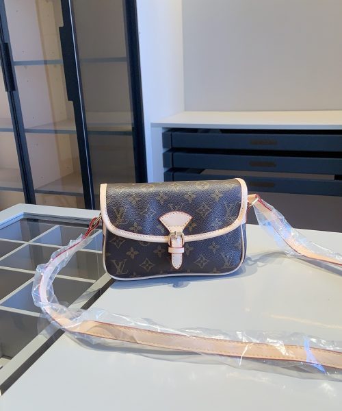 MN-LV031 - Louis Vuitton Mini Bag