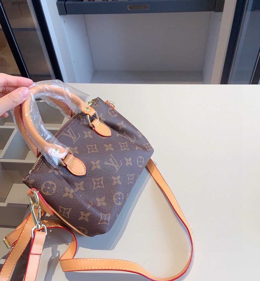 MN-LV019 - Louis Vuitton Mini Bag
