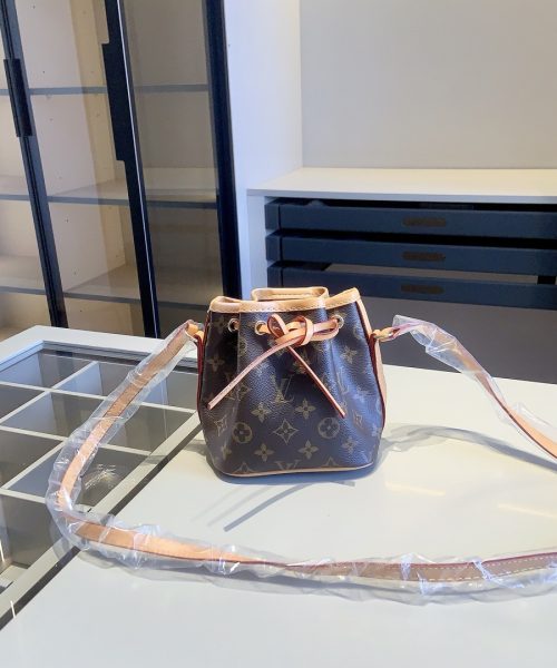 MN-LV010 - Louis Vuitton Mini Bag