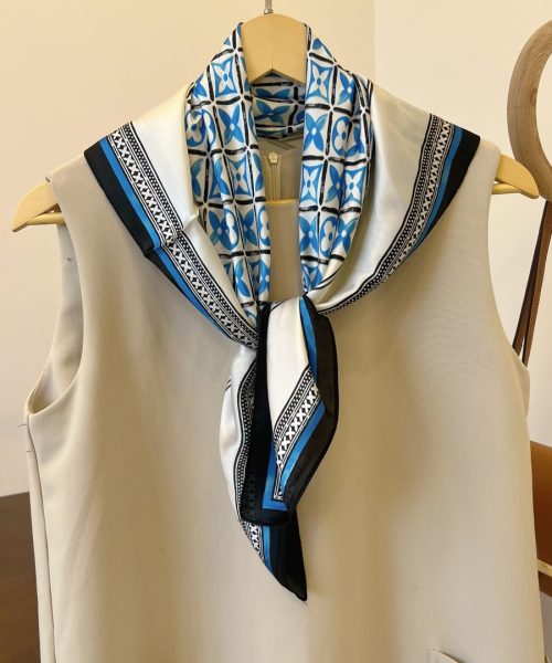 Louis Vuitton Monogram Square 70cm Silk Scarf (Random Style)