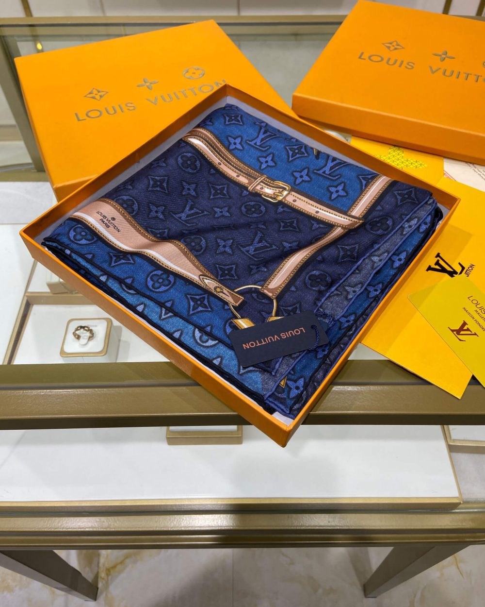 M78097 Denimgram Confidential Square 90