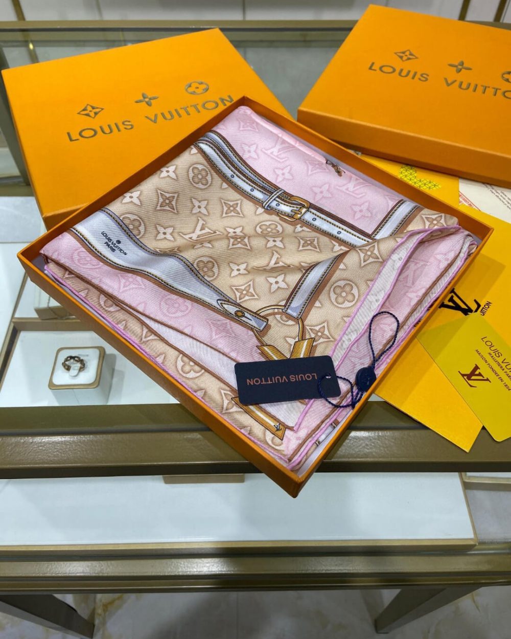 570784 Louis Vuitton Square 90 Silk Scarves