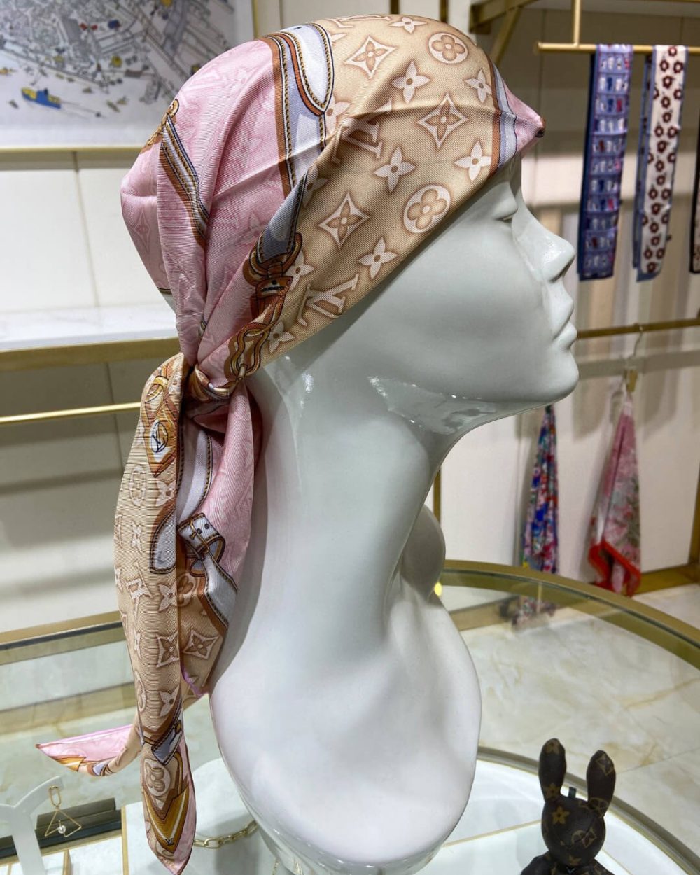 570784 Louis Vuitton Square 90 Silk Scarves