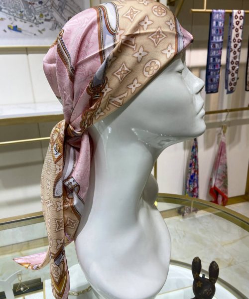 570784 Louis Vuitton Square 90 Silk Scarves