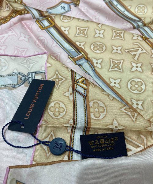 570784 Louis Vuitton Square 90 Silk Scarves