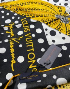 570794 Louis Vuitton Square 90 Silk Scarves