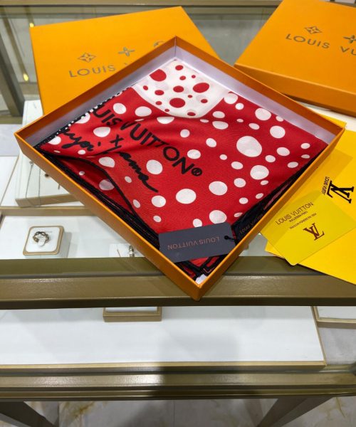 570795 Louis Vuitton Square 90 Silk Scarves