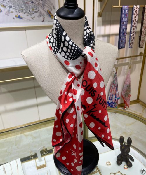 570795 Louis Vuitton Square 90 Silk Scarves