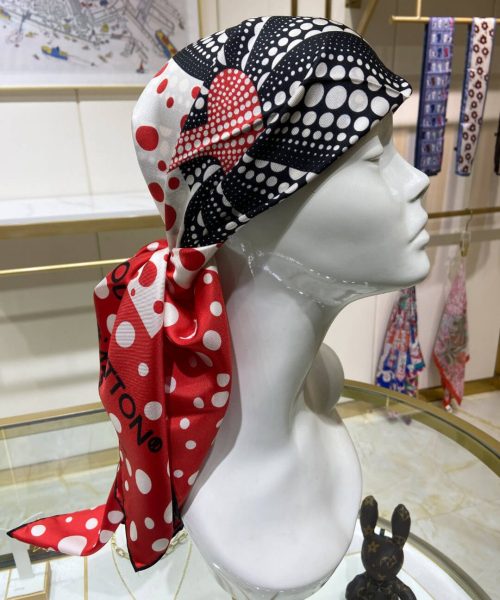 570795 Louis Vuitton Square 90 Silk Scarves