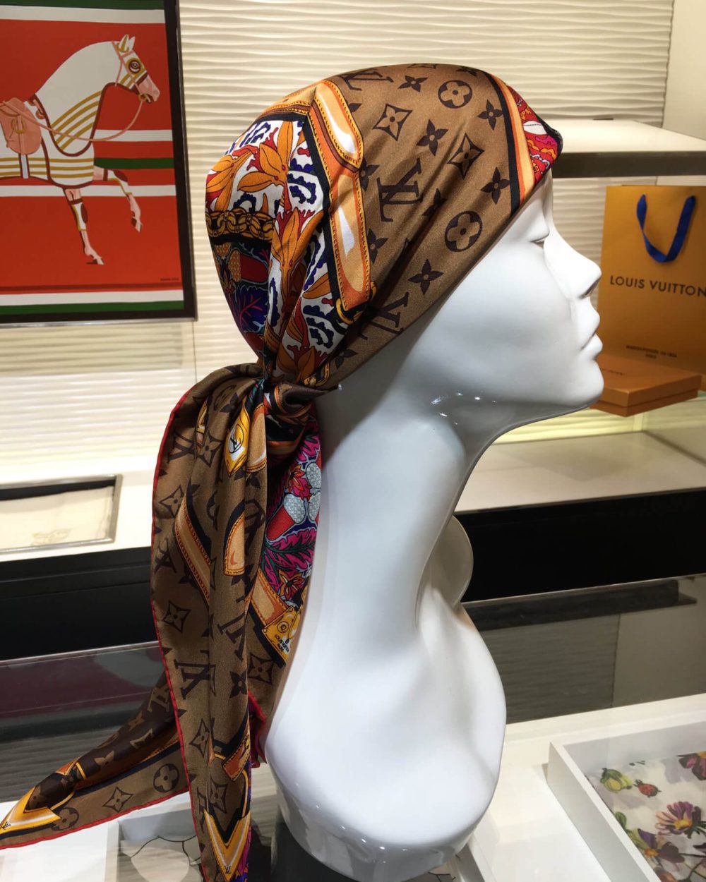 570771 Louis Vuitton Square 90 Silk Scarves
