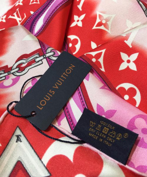 M76132 LV Escale Confidential Square