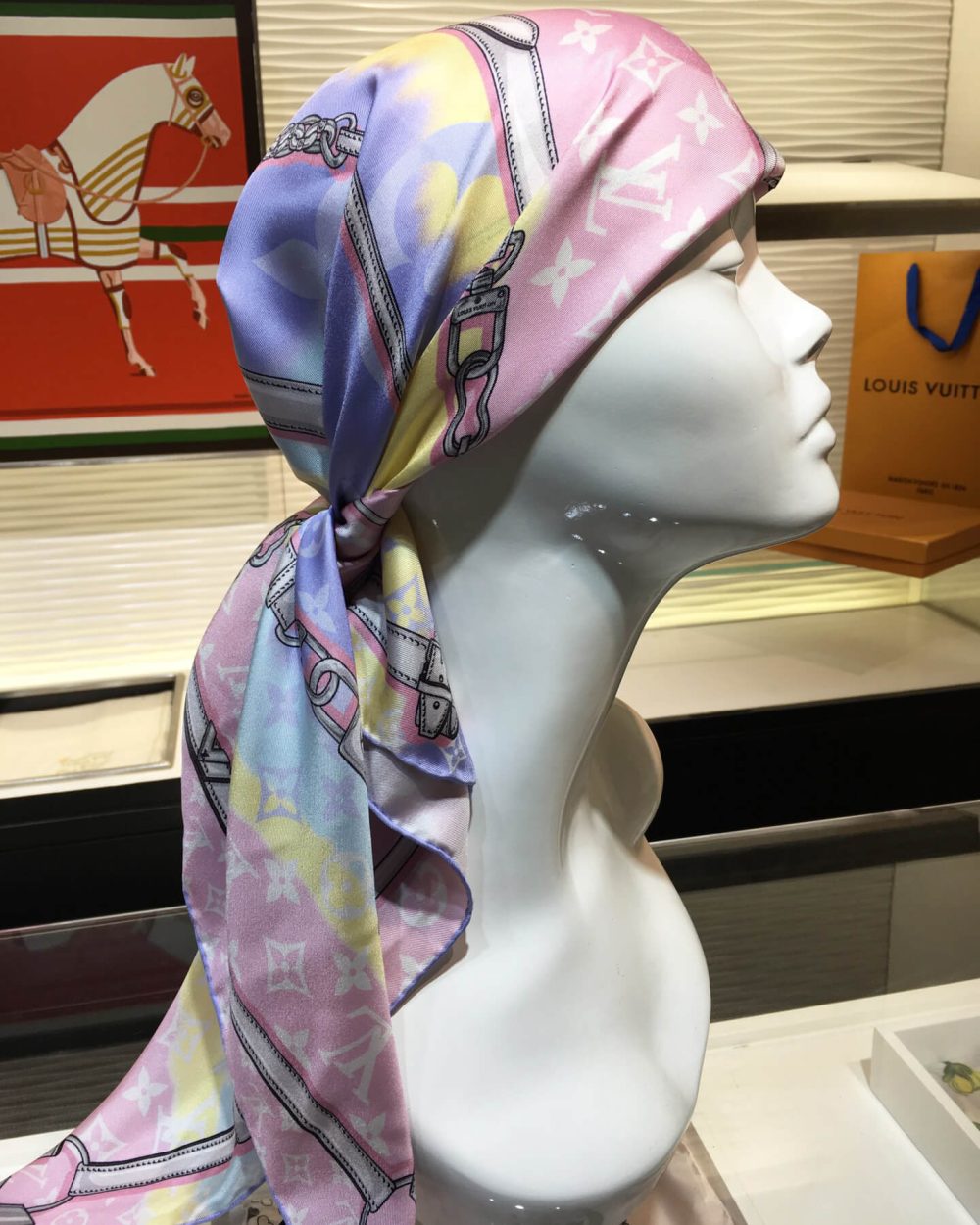 570828 Louis Vuitton Square 90 Silk Scarves