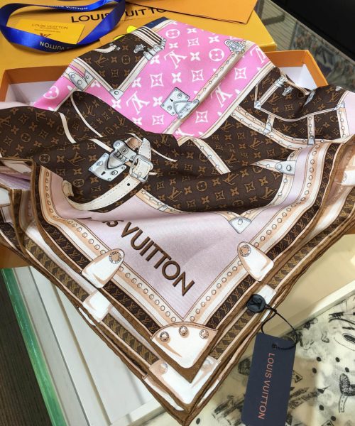 570829 Louis Vuitton Square 90 Silk Scarves