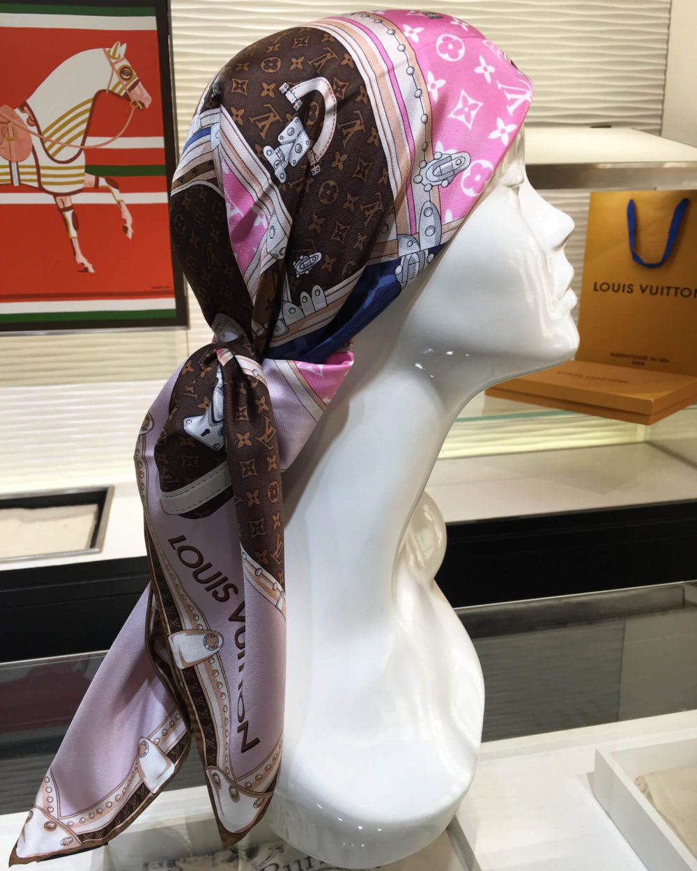 570829 Louis Vuitton Square 90 Silk Scarves