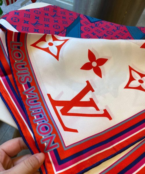 570759 Louis Vuitton Square 90 Silk Scarves
