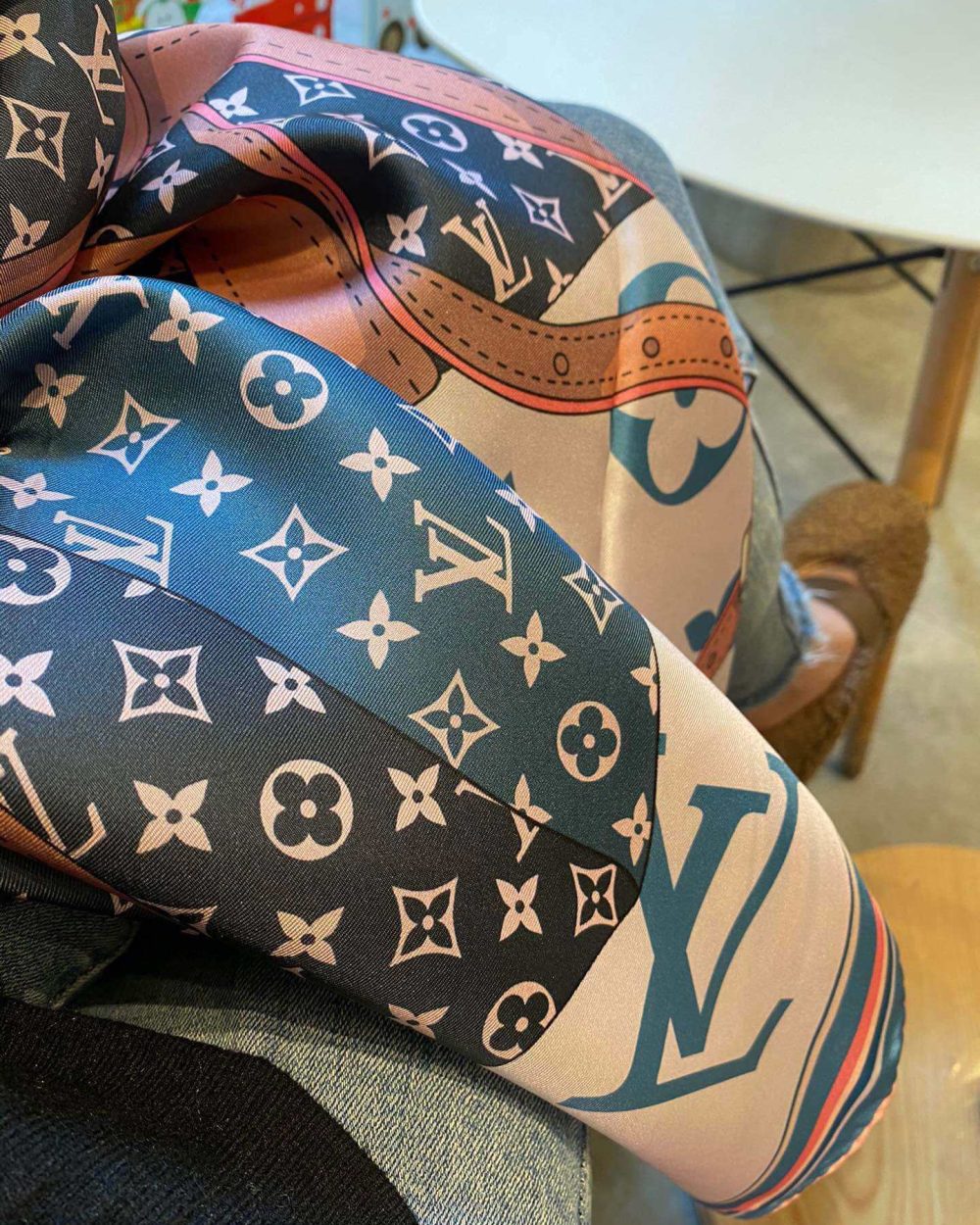 570758 Louis Vuitton Square 90 Silk Scarves