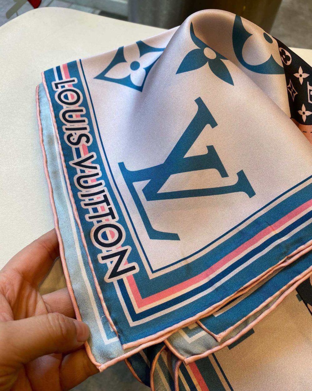 570758 Louis Vuitton Square 90 Silk Scarves