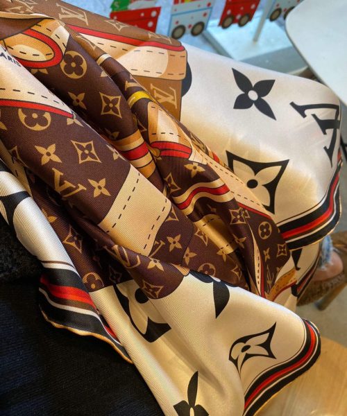 570757 Louis Vuitton Square 90 Silk Scarves