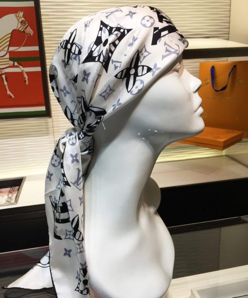 570766 Louis Vuitton Square 90 Silk Scarves