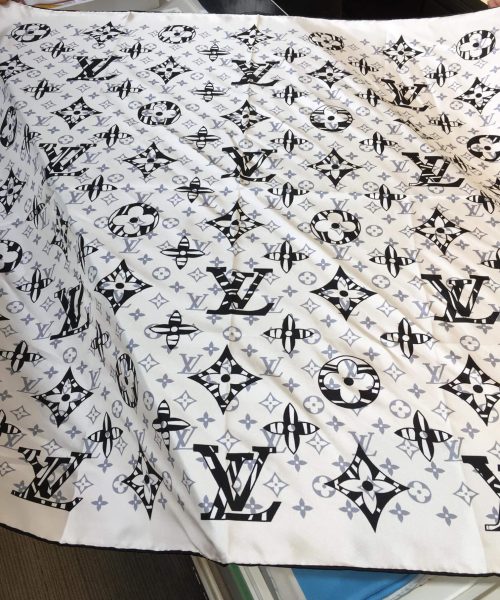 570766 Louis Vuitton Square 90 Silk Scarves