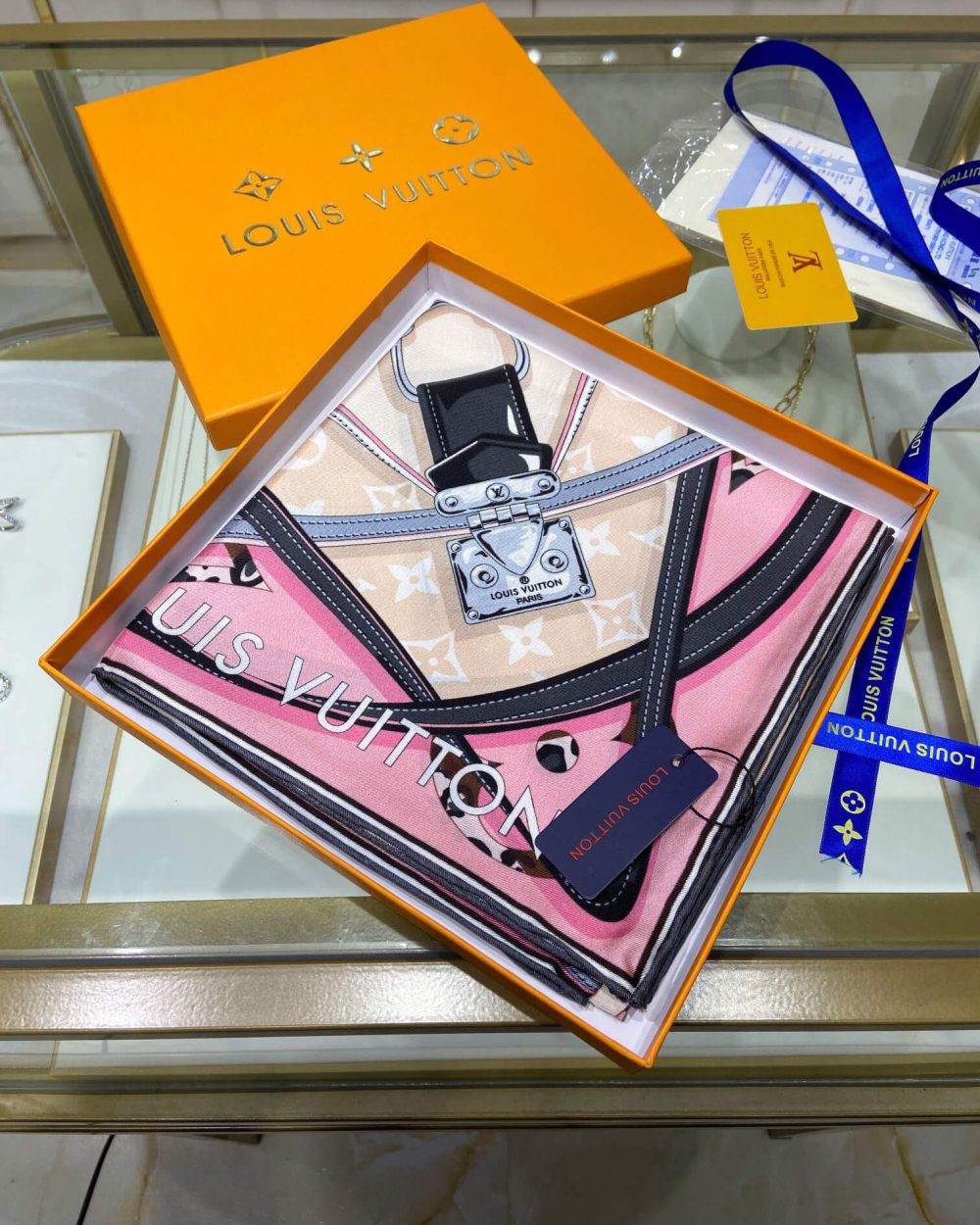 570735 Louis Vuitton Square 90 Silk Scarves